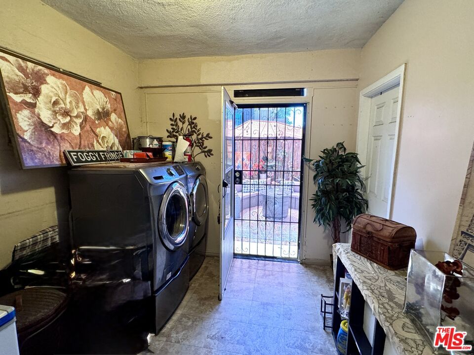 Interior, Washer