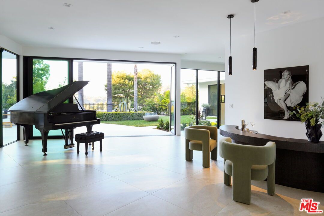 Interior, Pendant Lights, Piano, Recessed Lighting