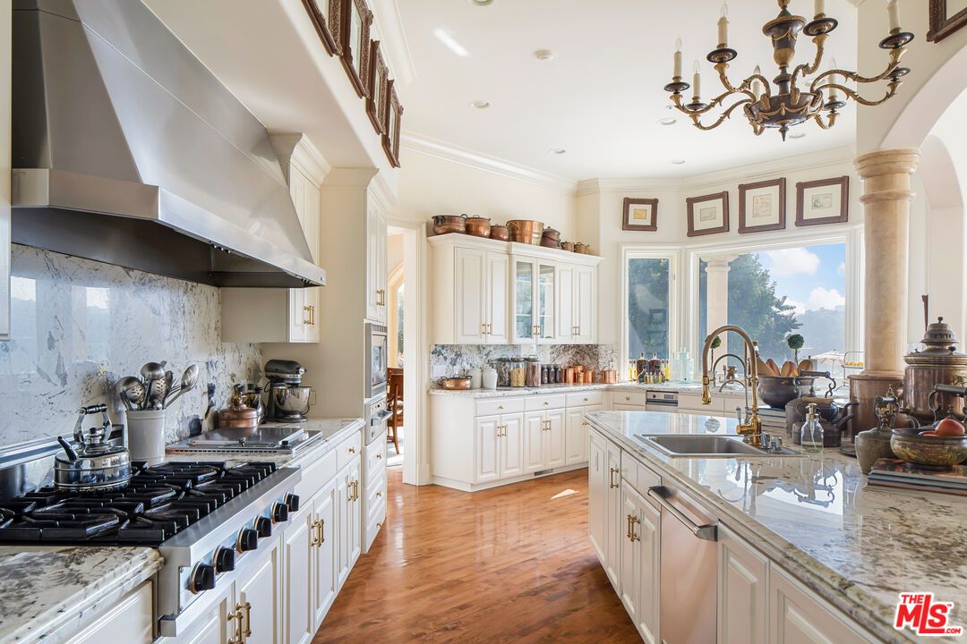 Chandelier, Interior, Kitchen, Recessed Lighting, Wood Texture Flooring