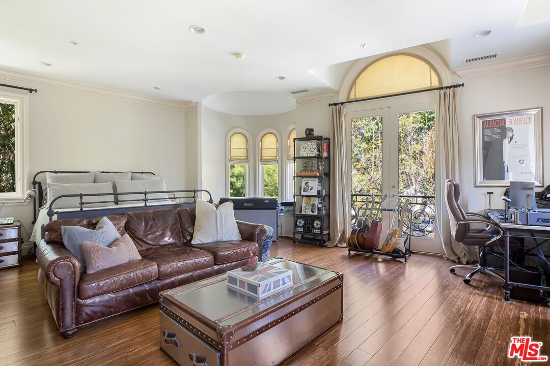 Home Office, Interior, Living room, Recessed Lighting, Wood Texture Flooring