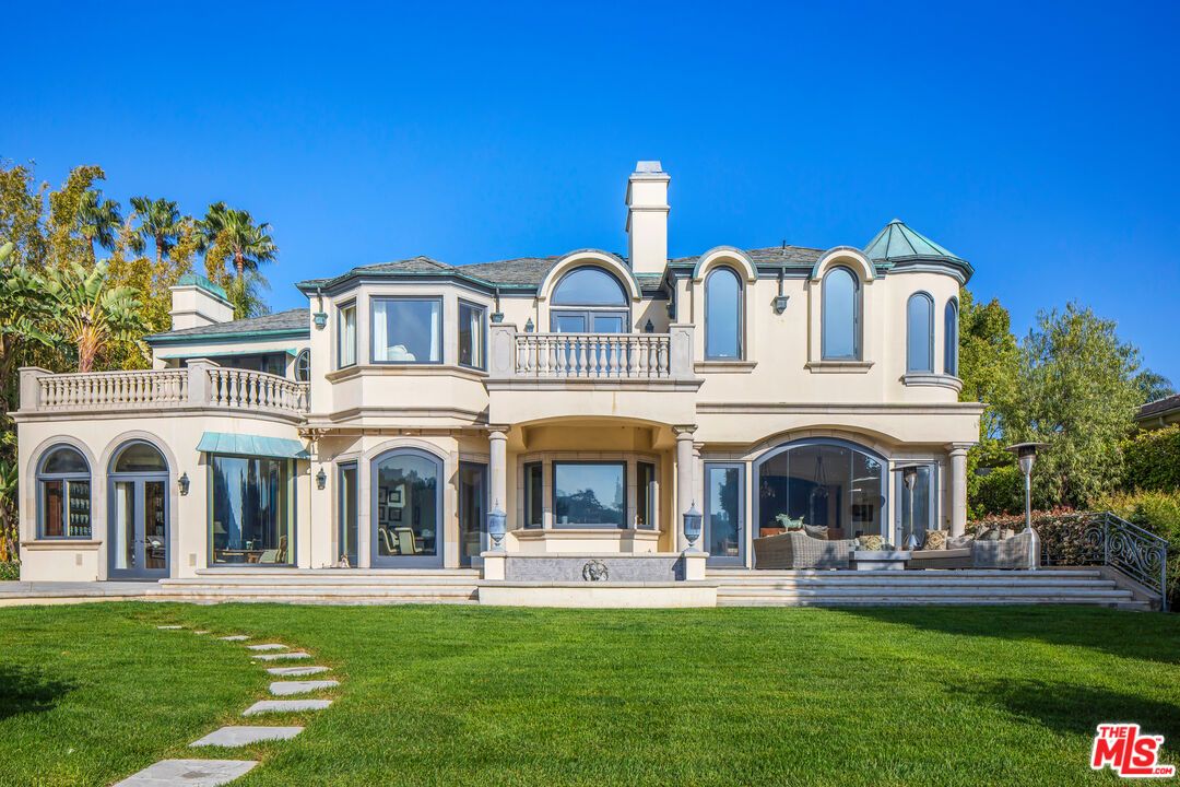 Backyard, Exterior, Facade, French Provincial