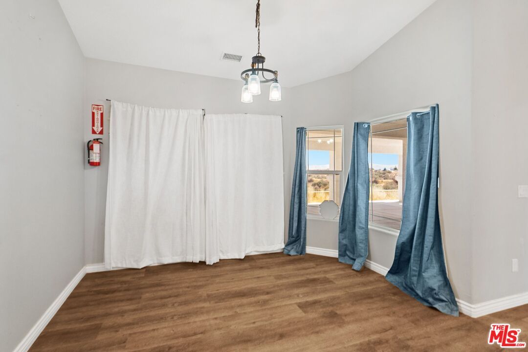 Interior, Pendant Lights, Wood Texture Flooring