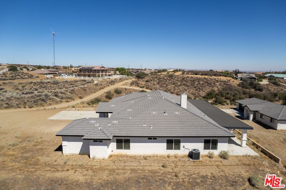 Exterior, Drone