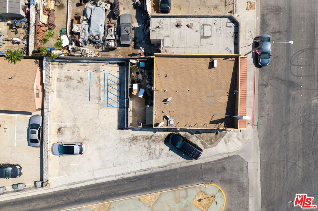 Exterior, Drone
