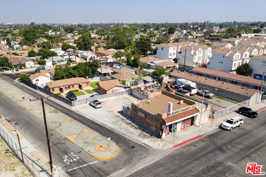 Exterior, Drone
