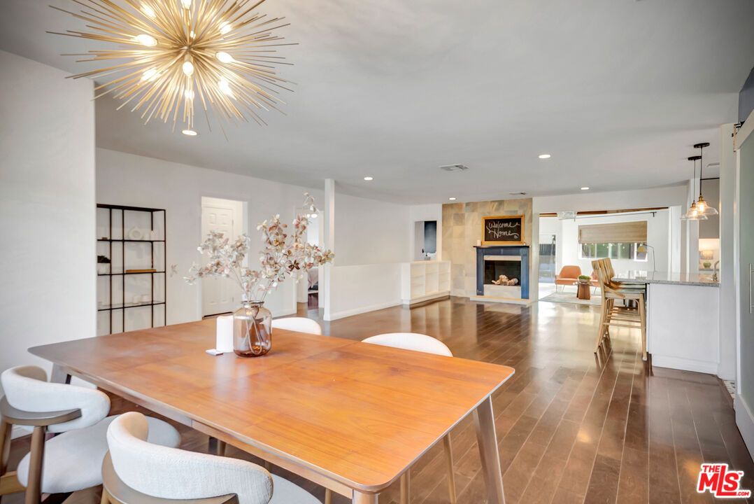 Dining room, Fireplace, Interior, Pendant Lights, Recessed Lighting, Wood Texture Flooring