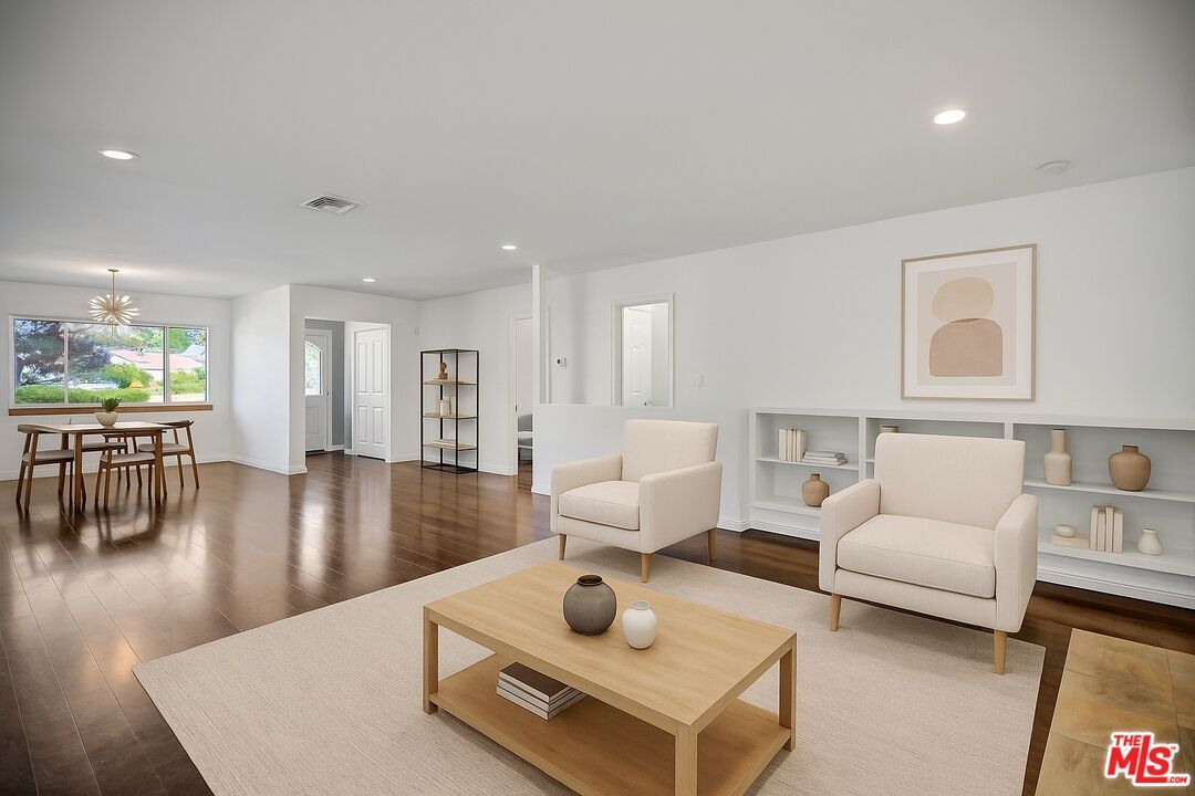 Dining room, Interior, Living room, Pendant Lights, Recessed Lighting, Wood Texture Flooring