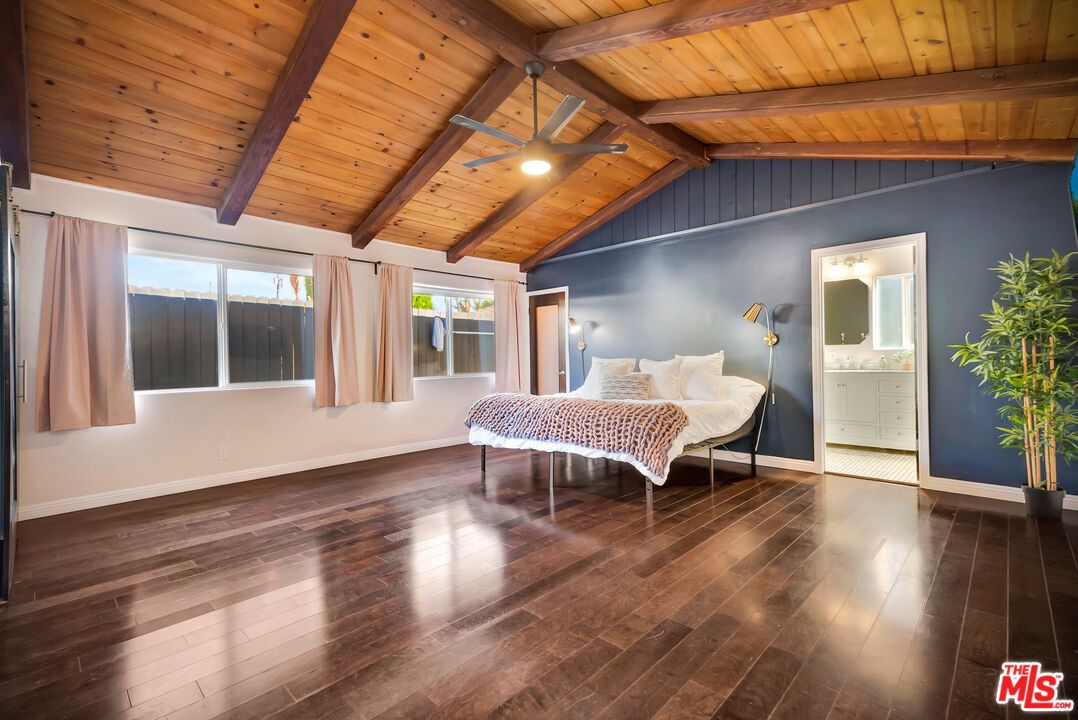 Bedroom, Interior, Wooden Beams, Wooden Ceilings, Wood Texture Flooring
