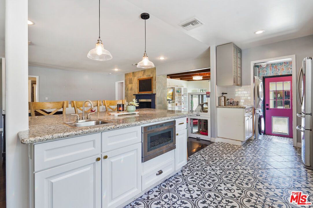 Interior, Kitchen, Pendant Lights, Recessed Lighting, Washer