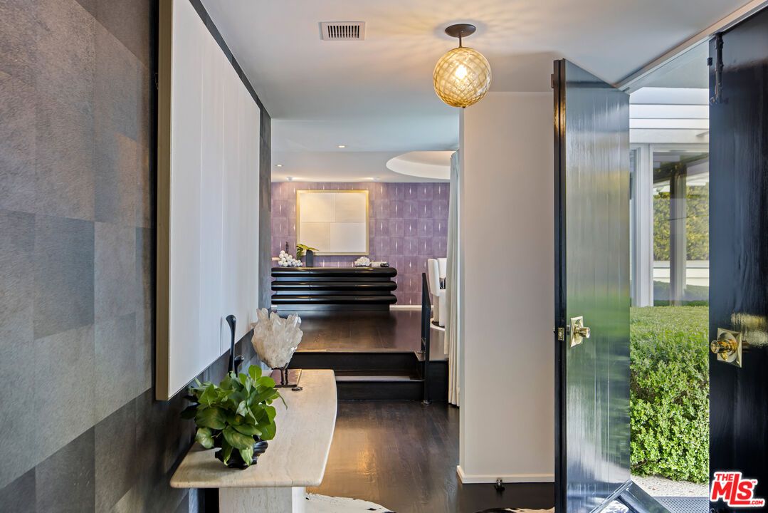 Interior, Pendant Lights, Recessed Lighting, Wood Texture Flooring