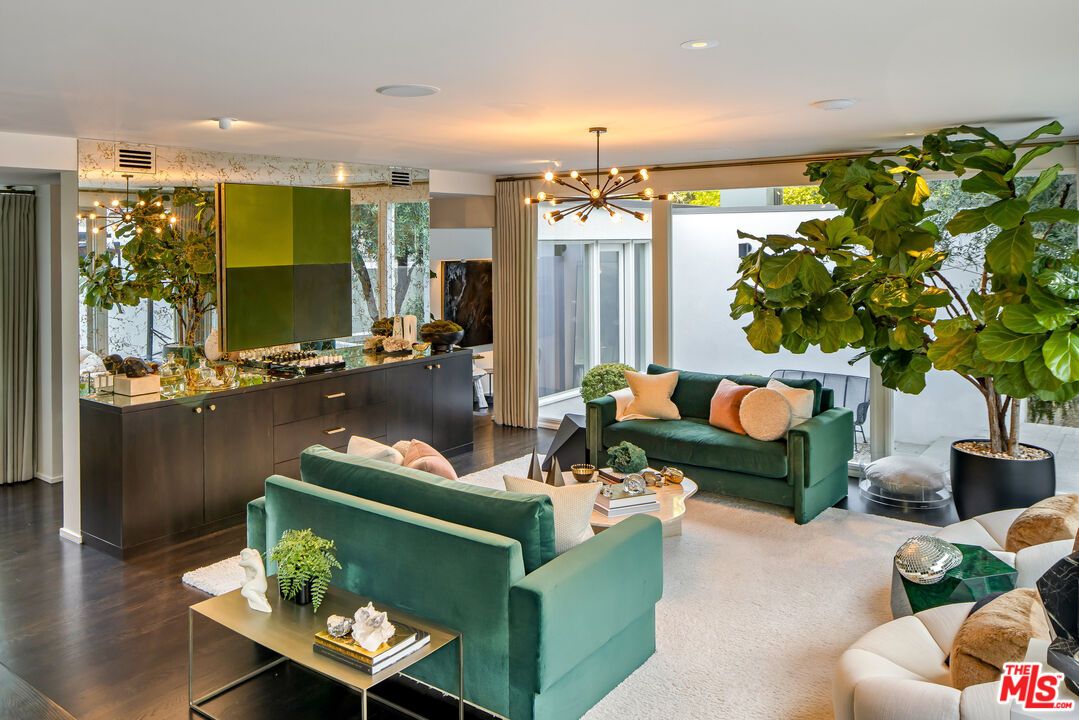 Interior, Living room, Pendant Lights, Recessed Lighting, Wood Texture Flooring