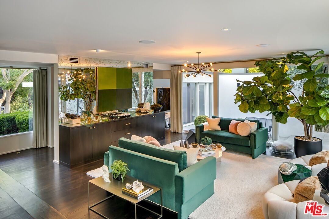 Interior, Living room, Pendant Lights, Recessed Lighting, Wood Texture Flooring