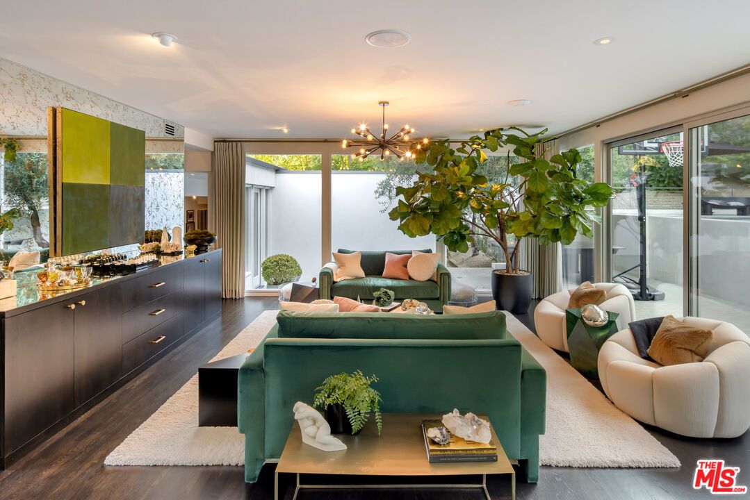 Interior, Living room, Pendant Lights, Recessed Lighting, Wood Texture Flooring