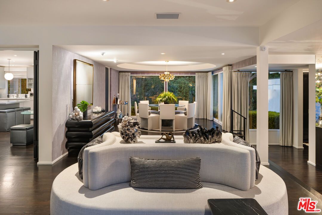 Chandelier, Dining room, Interior, Living room, Pendant Lights, Recessed Lighting, Wood Texture Flooring