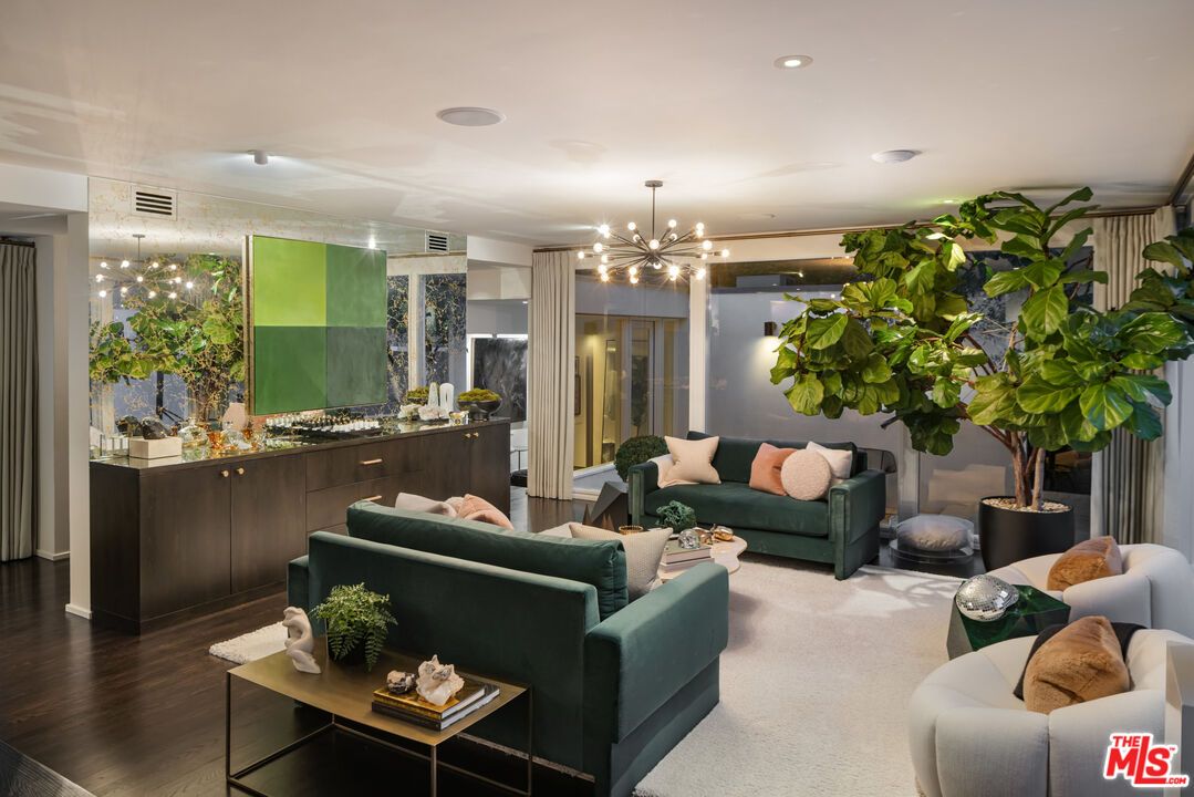 Interior, Living room, Pendant Lights, Recessed Lighting, Wood Texture Flooring
