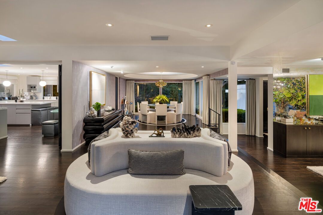 Dining room, Interior, Kitchen, Living room, Pendant Lights, Recessed Lighting, Stainless Steel Appliances, Wood Texture Flooring