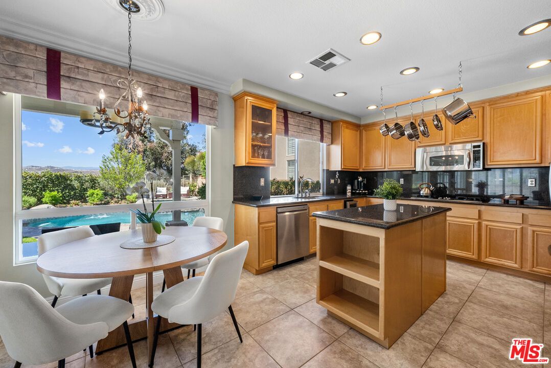 Dining room, Interior, Kitchen, Pendant Lights, Recessed Lighting, Stainless Steel Appliances