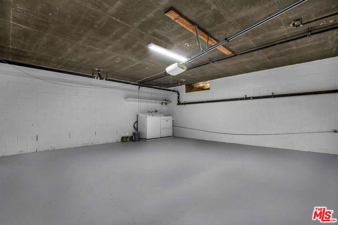 Garage, Interior