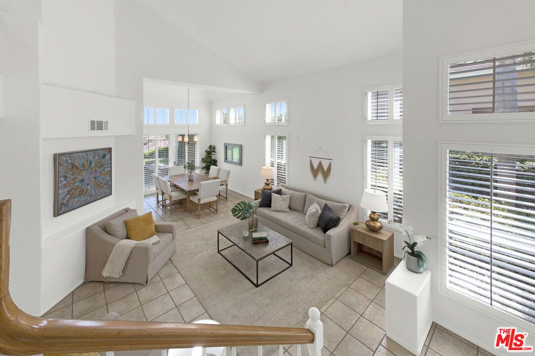 Dining room, Interior, Living room, Pendant Lights