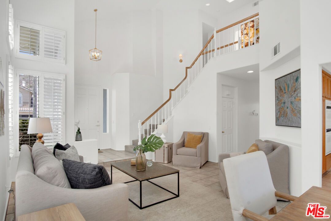 Interior, Living room, Pendant Lights, Recessed Lighting