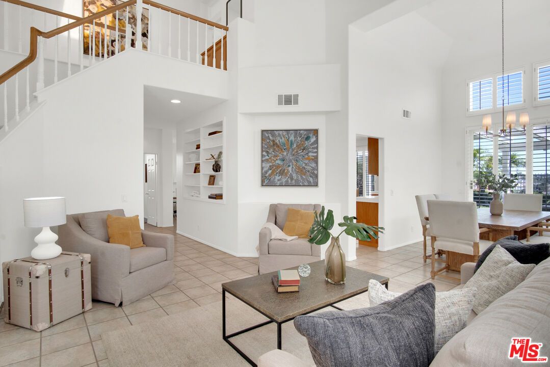 Dining room, Interior, Living room, Pendant Lights, Recessed Lighting