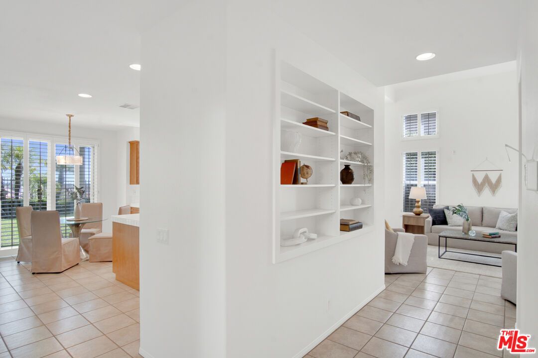 Chandelier, Dining room, Interior, Living room, Pendant Lights, Recessed Lighting