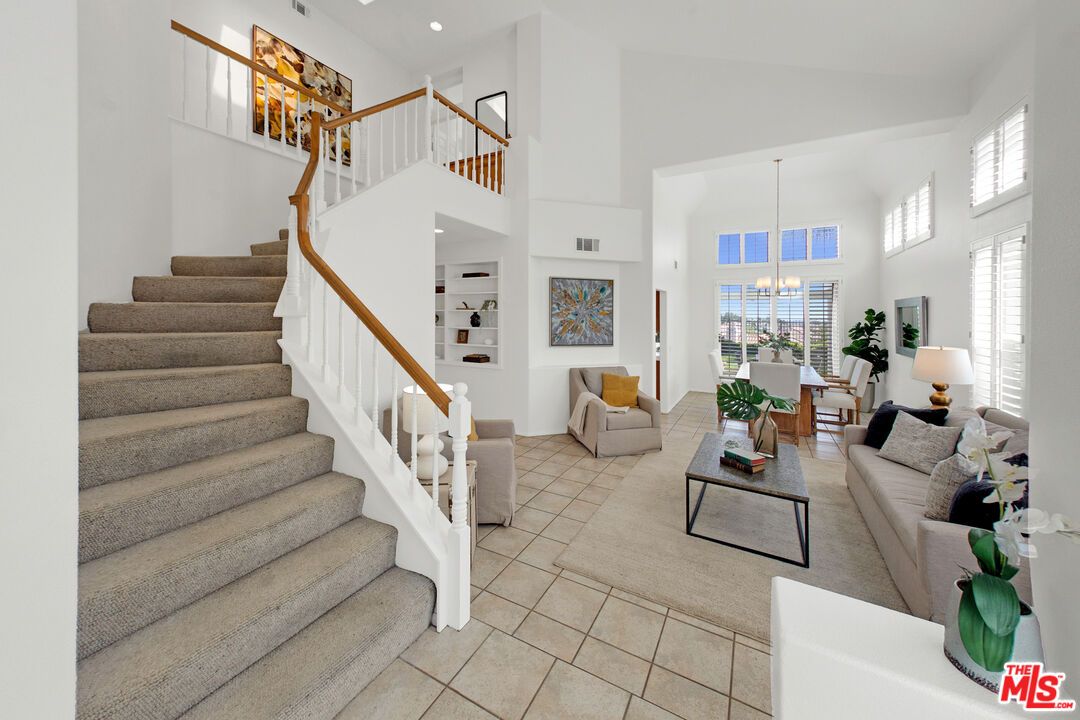 Chandelier, Dining room, Interior, Living room, Pendant Lights, Recessed Lighting