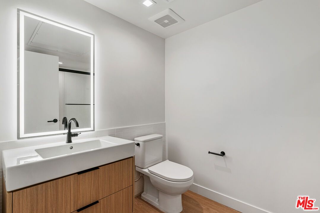 Bathroom, Interior, Recessed Lighting, Wood Texture Flooring