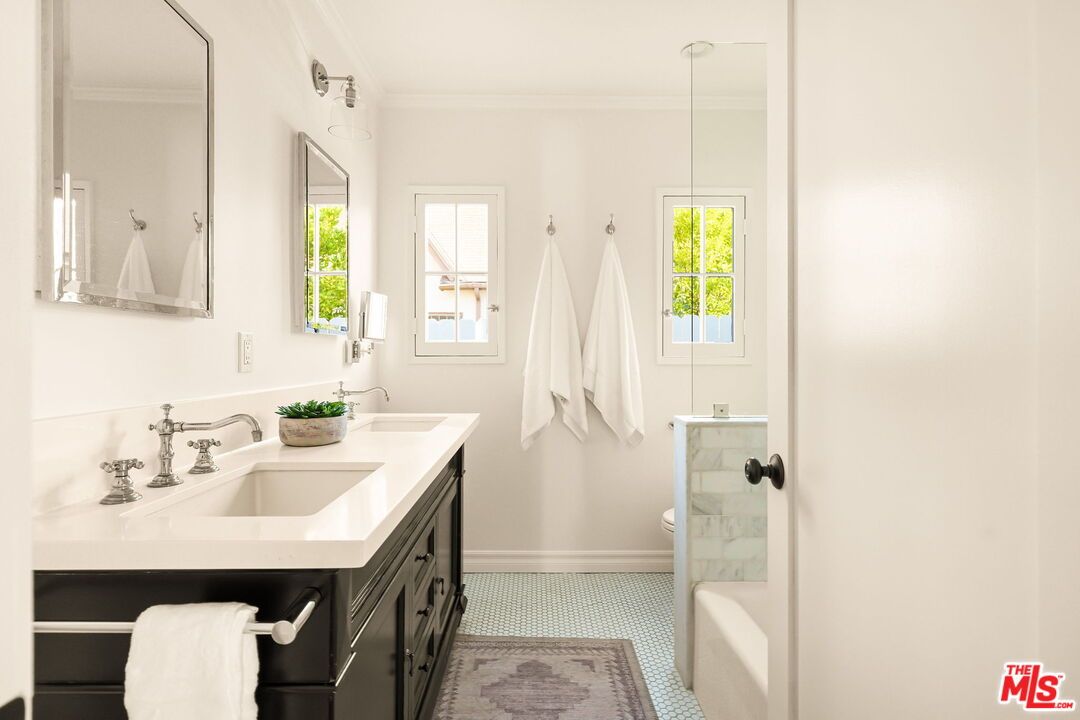 Bathroom, Interior, Pendant Lights