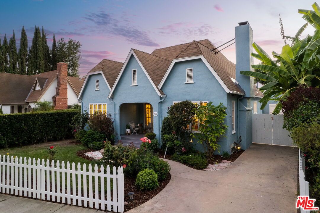 Backyard, Exterior, Facade, Tudor Revival