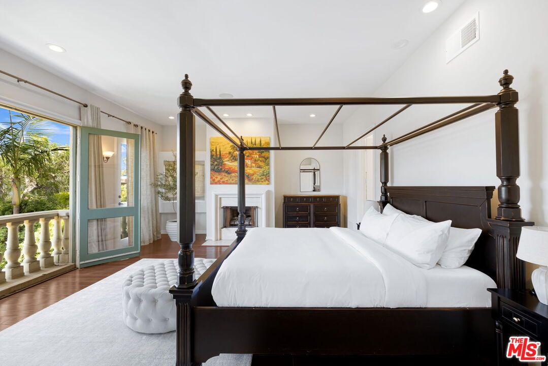 Bedroom, Fireplace, Interior, Recessed Lighting, Wood Texture Flooring