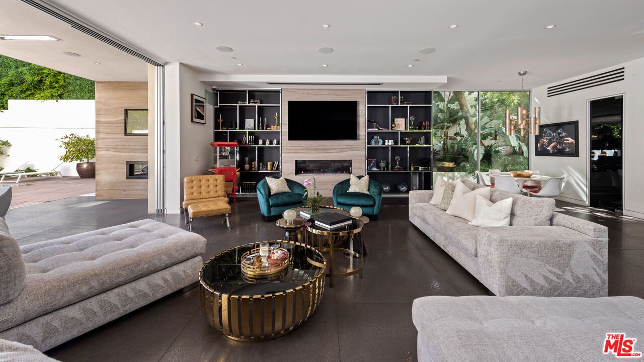 Fireplace, Interior, Living room, Pendant Lights, Recessed Lighting