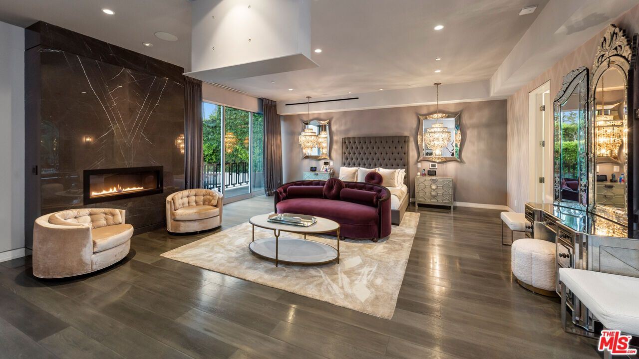 Fireplace, Interior, Living room, Pendant Lights, Recessed Lighting, Wood Texture Flooring
