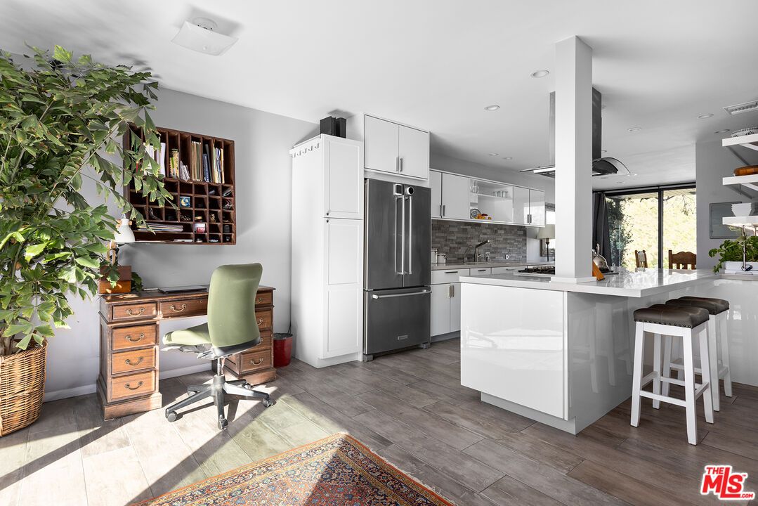 Home Office, Interior, Kitchen, Recessed Lighting, Wood Texture Flooring
