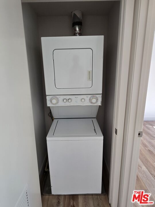 Interior, Utility Closets, Washer, Water, Wood Texture Flooring