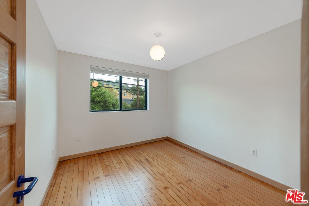 Empty room, Interior, Pendant Lights, Wood Texture Flooring