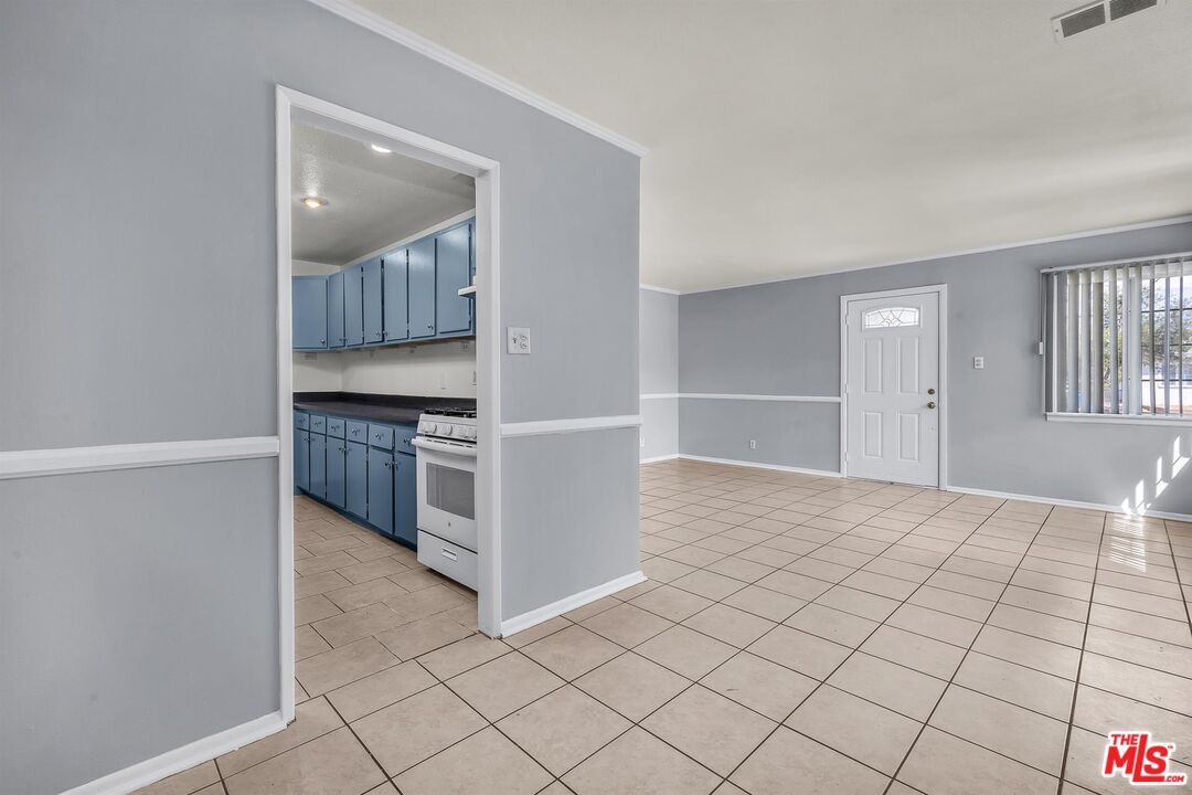 Empty room, Interior, Kitchen, Recessed Lighting