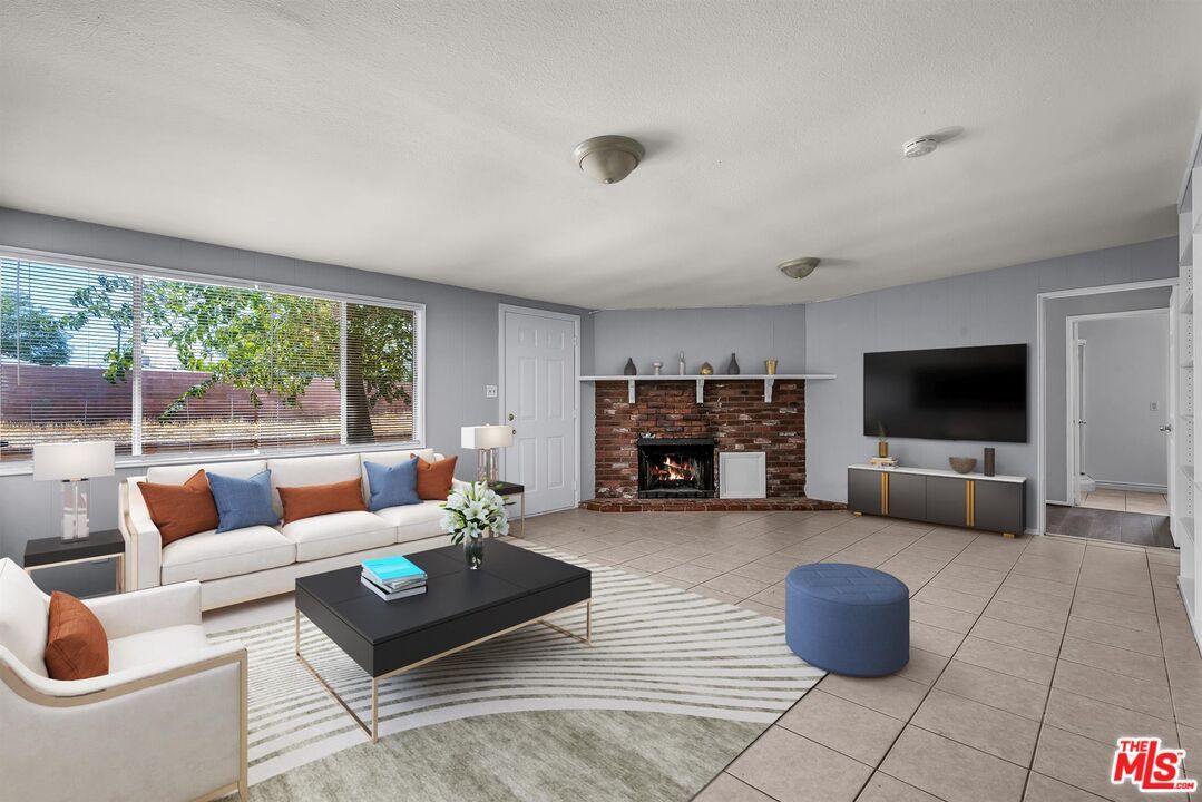Fireplace, Interior, Living room