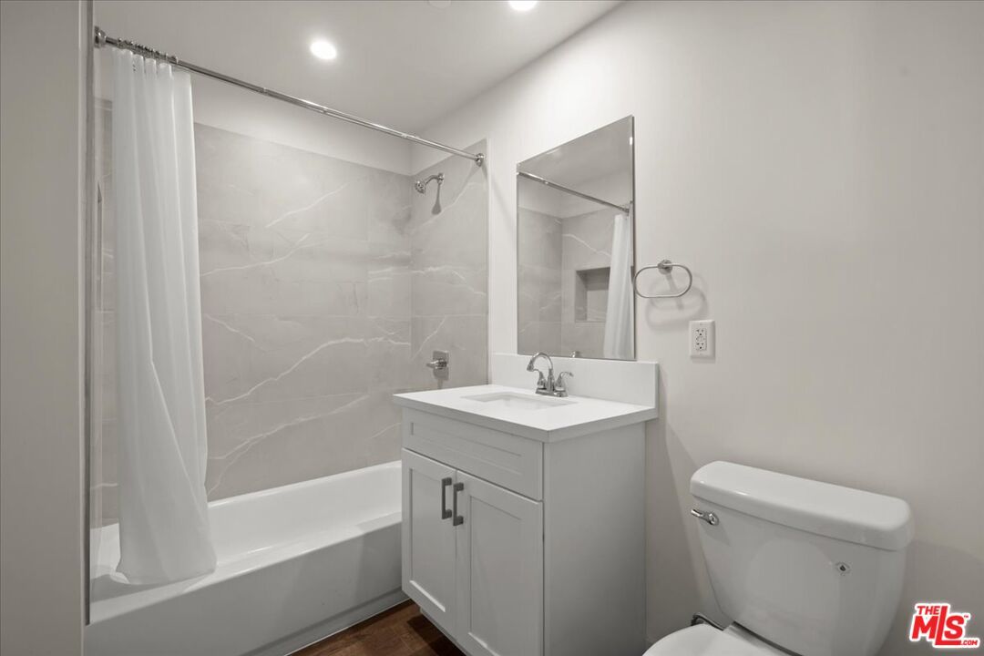 Bathroom, Interior, Marble Walls, Recessed Lighting, Wood Texture Flooring