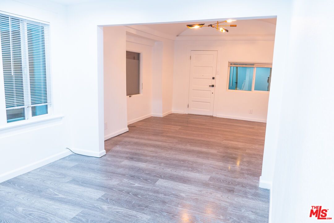 Empty room, Interior, Pendant Lights, Wood Texture Flooring