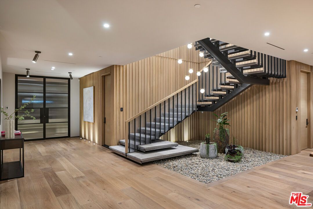 Interior, Pendant Lights, Recessed Lighting, Wood Texture Flooring, Wooden Walls