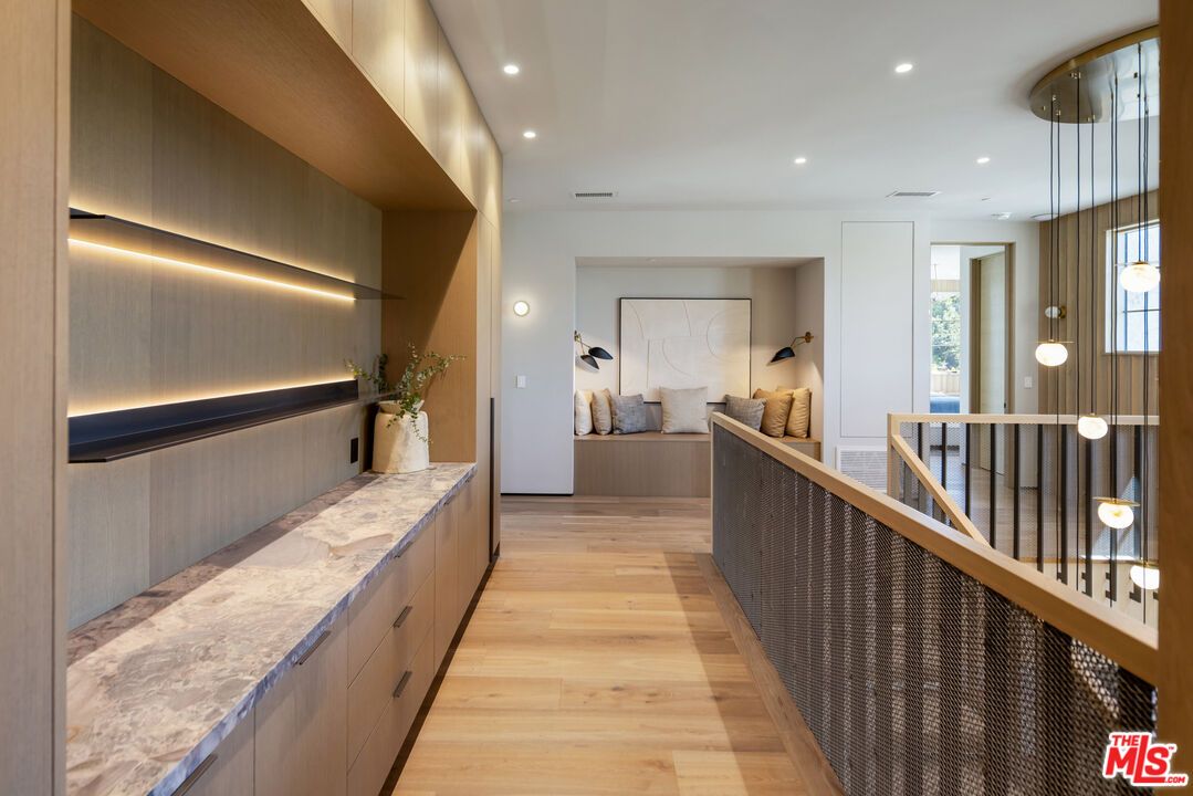 Interior, Pendant Lights, Recessed Lighting, Wood Texture Flooring