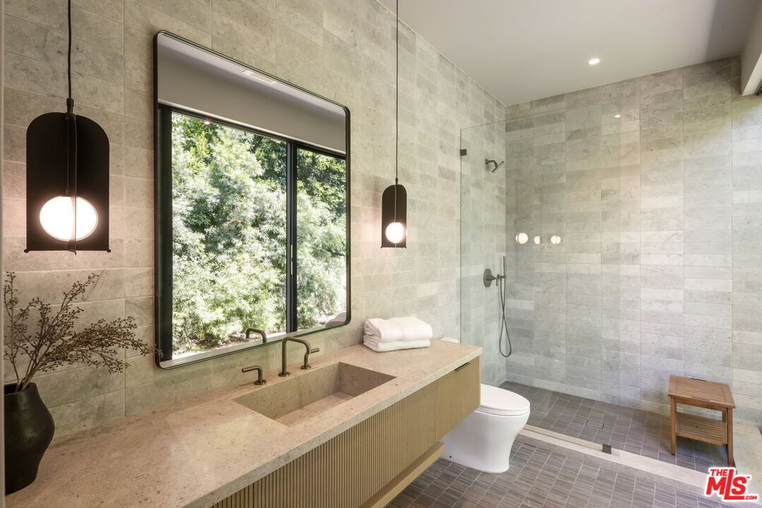 Bathroom, Glass Shower, Interior, Pendant Lights, Recessed Lighting