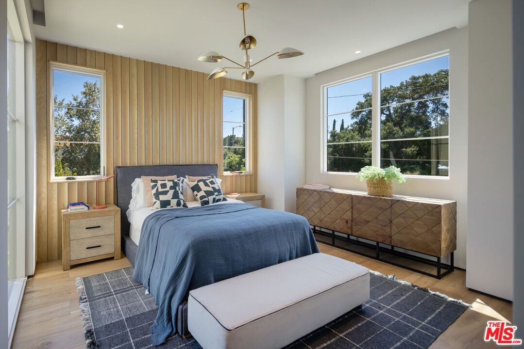 Bedroom, Interior, Pendant Lights, Recessed Lighting, Wood Texture Flooring