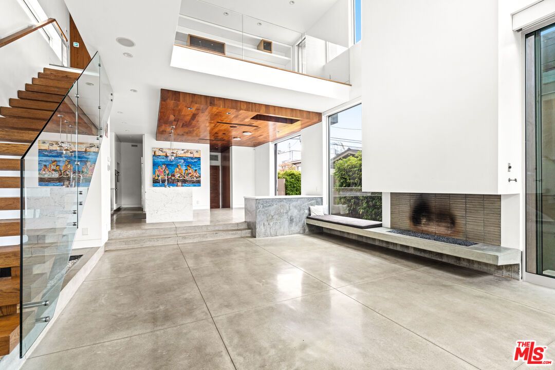 Fireplace, Interior, Recessed Lighting