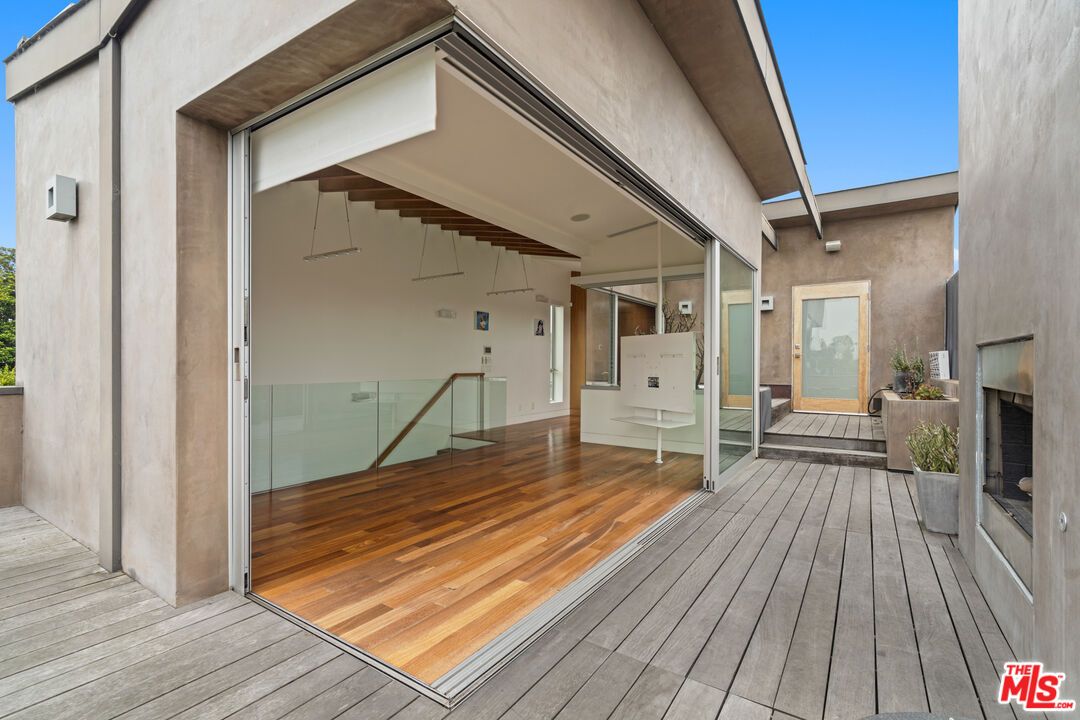Exterior, Wood Texture Flooring