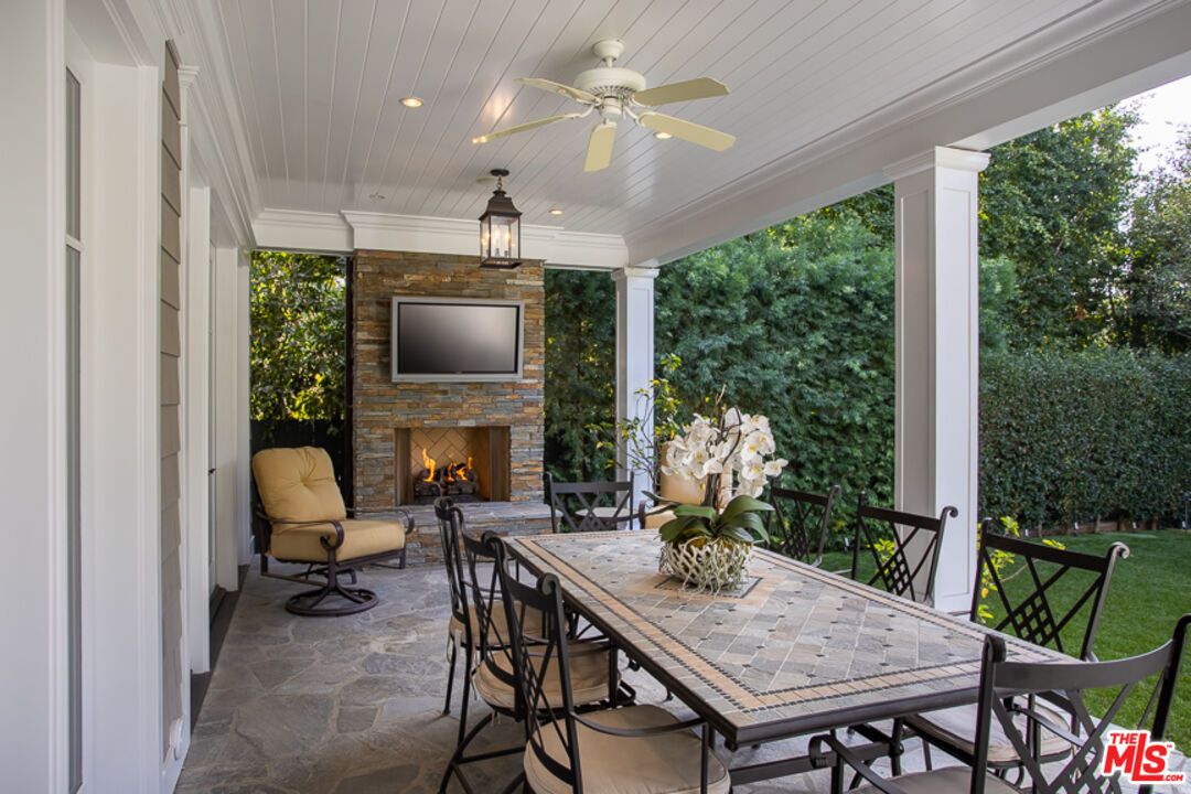 Exterior, Fireplace