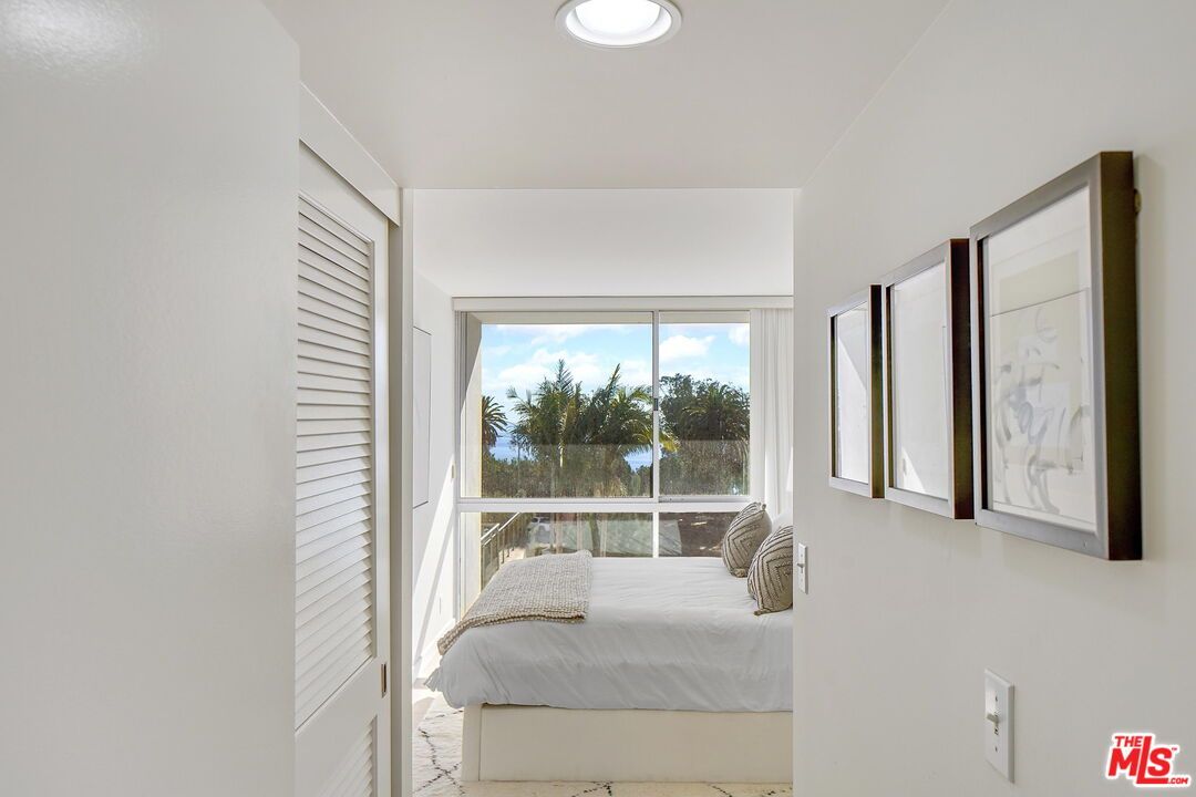 Bedroom, Interior, Marble, Recessed Lighting