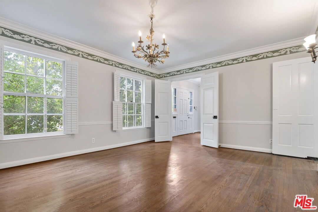 Chandelier, Empty room, Interior, Wood Texture Flooring