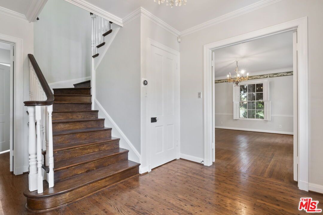 Chandelier, Interior, Wood Texture Flooring